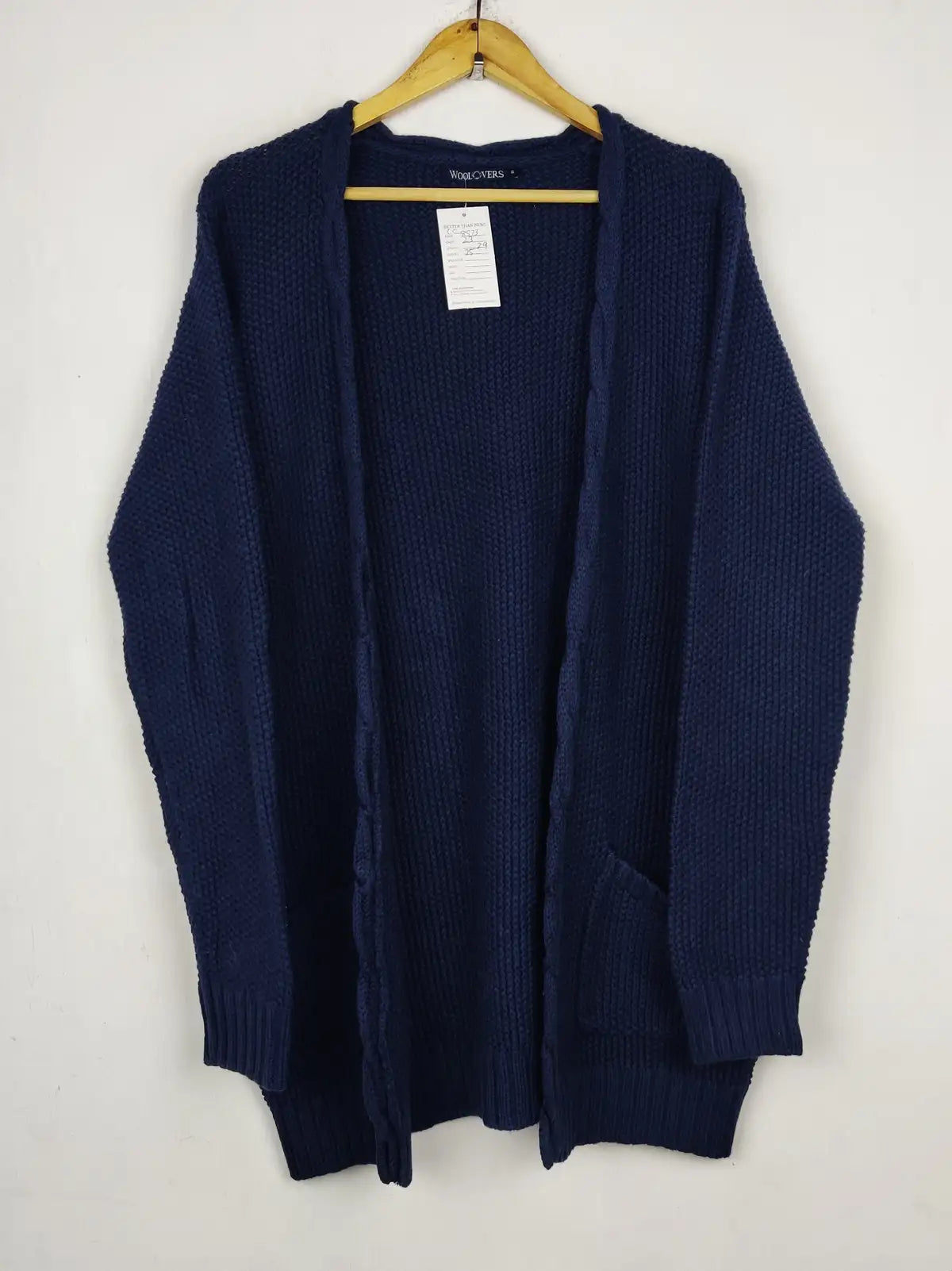 Buy online pre-used pre-loved 100% authentic & Original branded Wool Vers (LC-8573) available in Pakistan. Top international brands avilable.