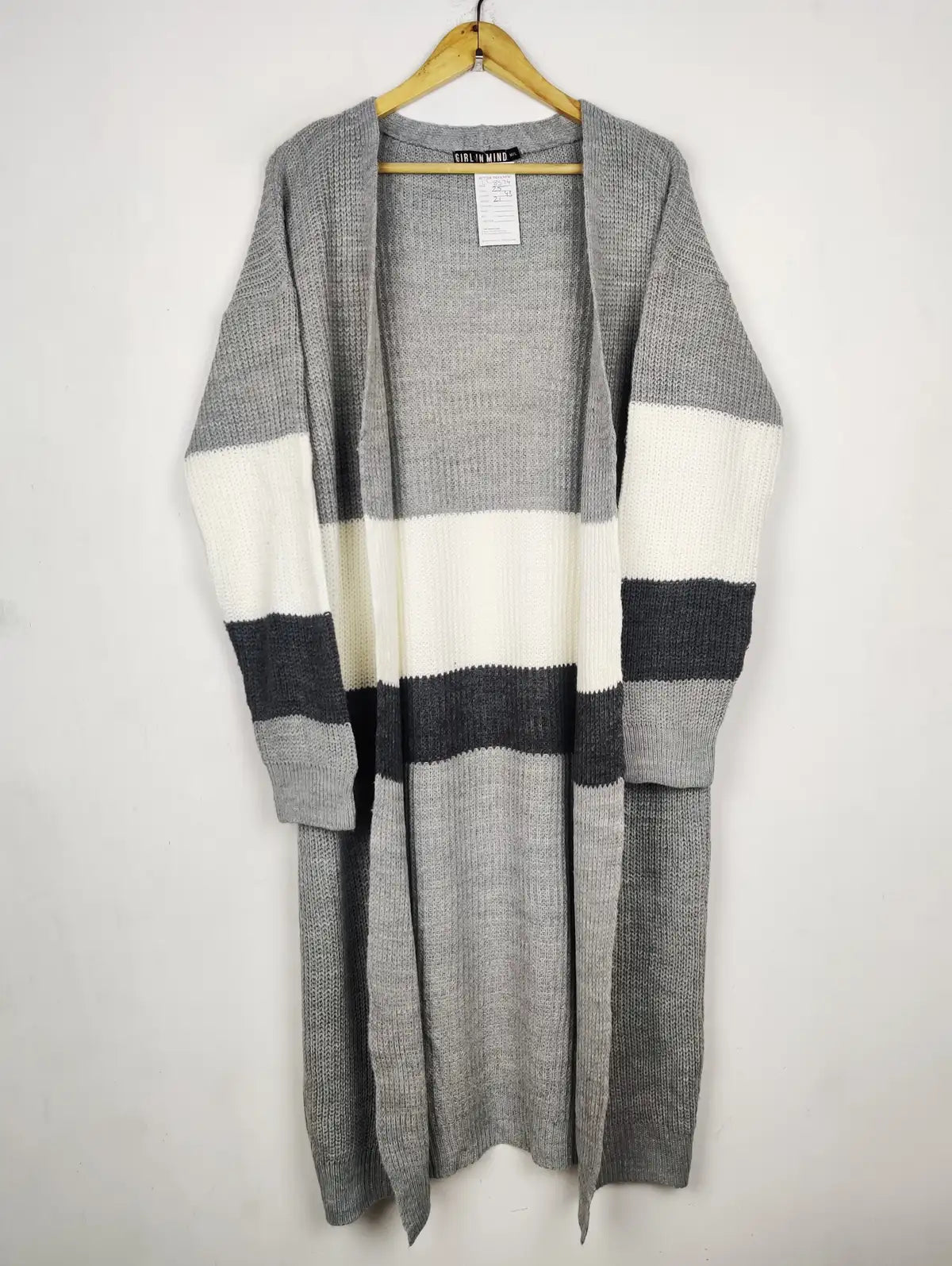 Buy online pre-used pre-loved 100% authentic & Original branded Girl In Mind (LC-8574) available in Pakistan. Top international brands avilable.
