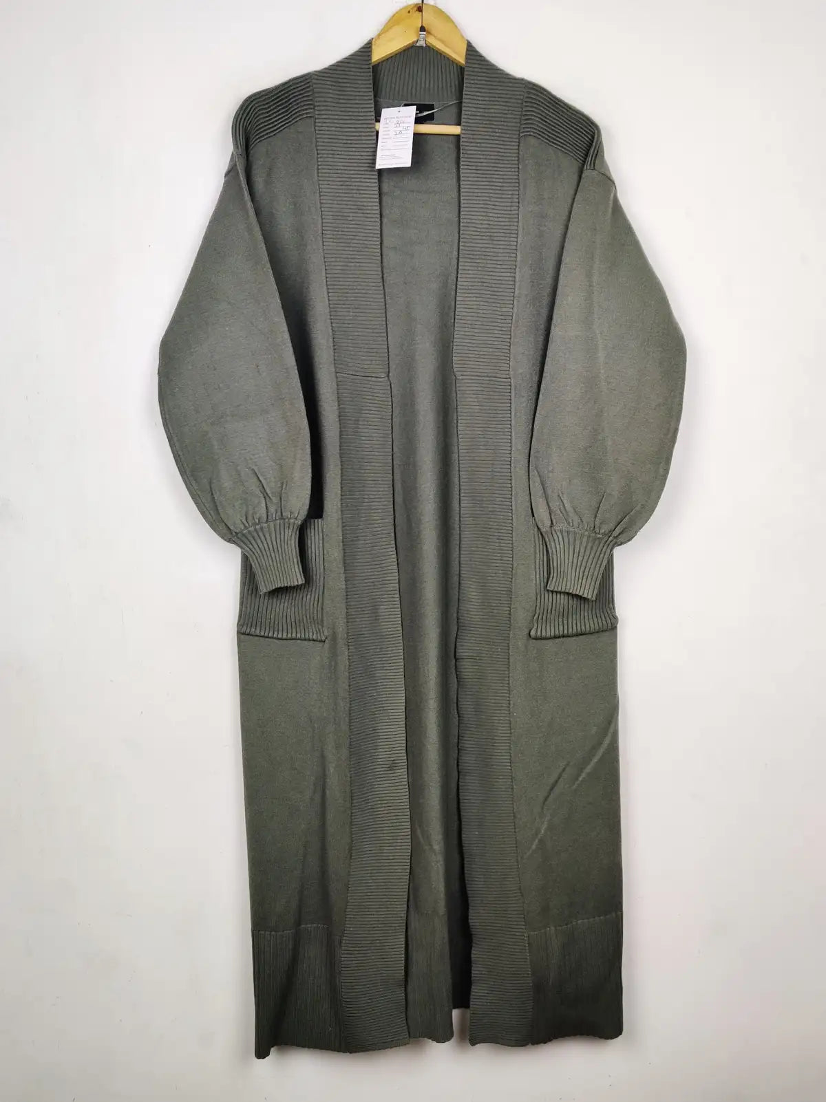 Buy online pre-used pre-loved 100% authentic & Original branded River Island (LC-8576) available in Pakistan. Top international brands avilable.