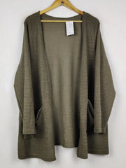 Buy online pre-used pre-loved 100% authentic & Original branded Shein (LC-8581) available in Pakistan. Top international brands avilable.