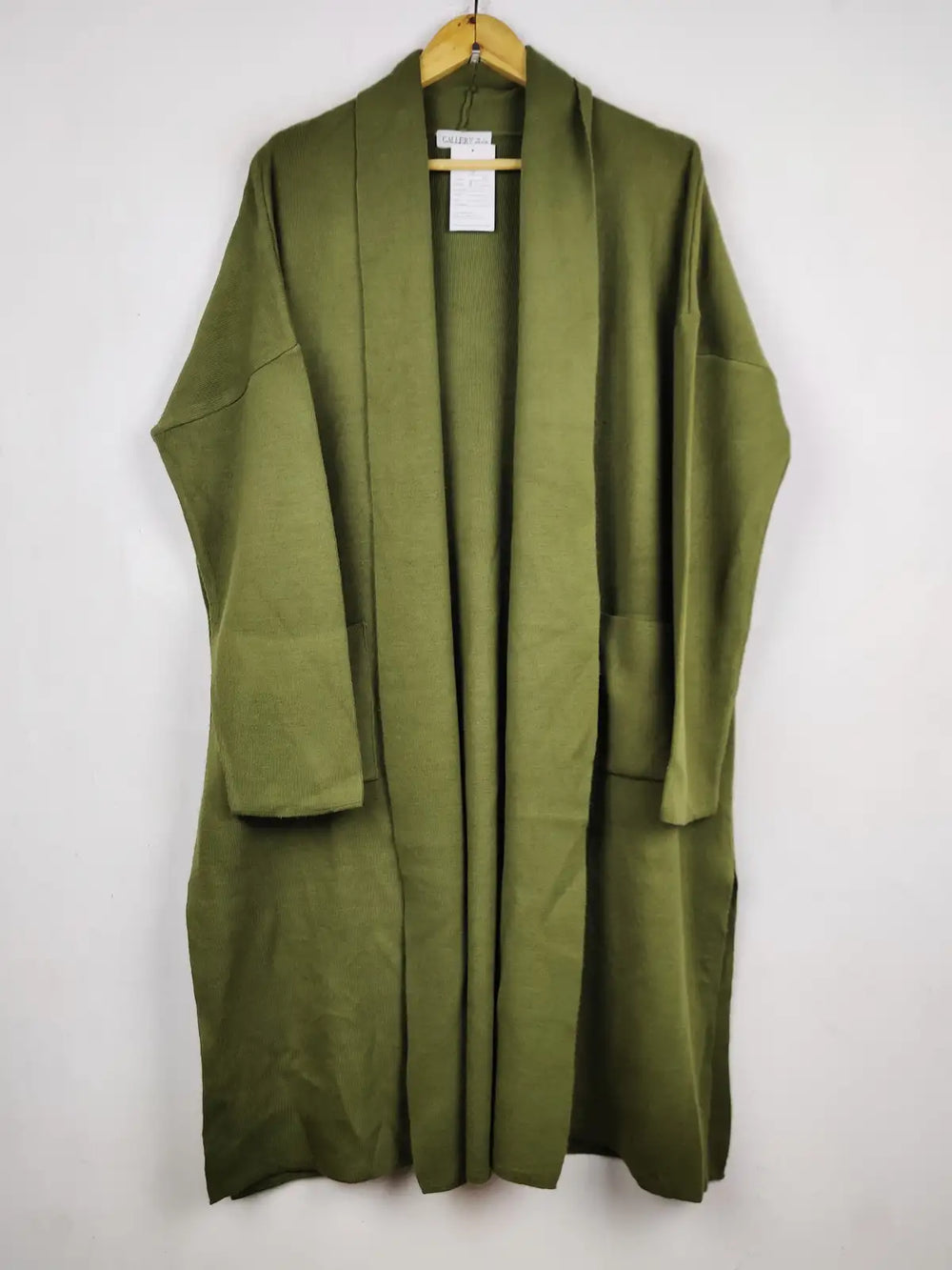 Buy online pre-used pre-loved 100% authentic & Original branded Gallery (LC-8602) available in Pakistan. Top international brands avilable.