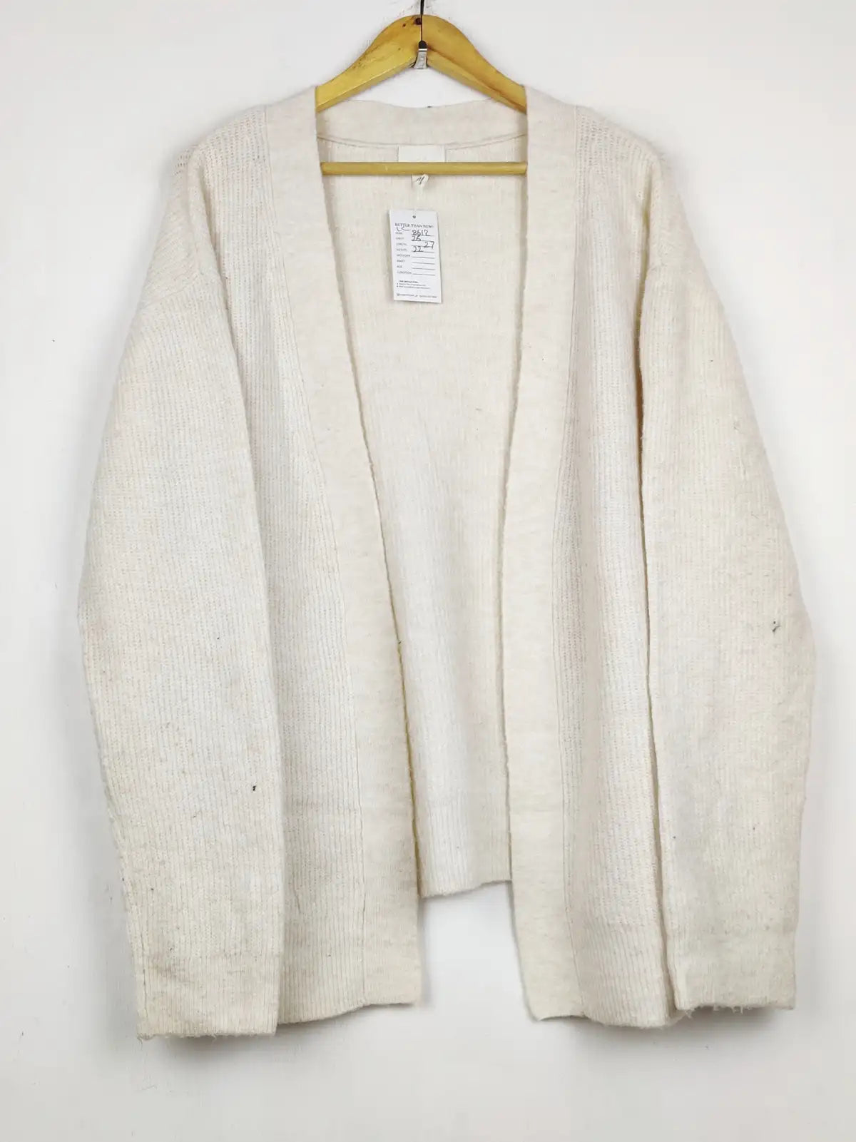 Buy online pre-used pre-loved 100% authentic & Original branded H&M (LC-8612) available in Pakistan. Top international brands avilable.