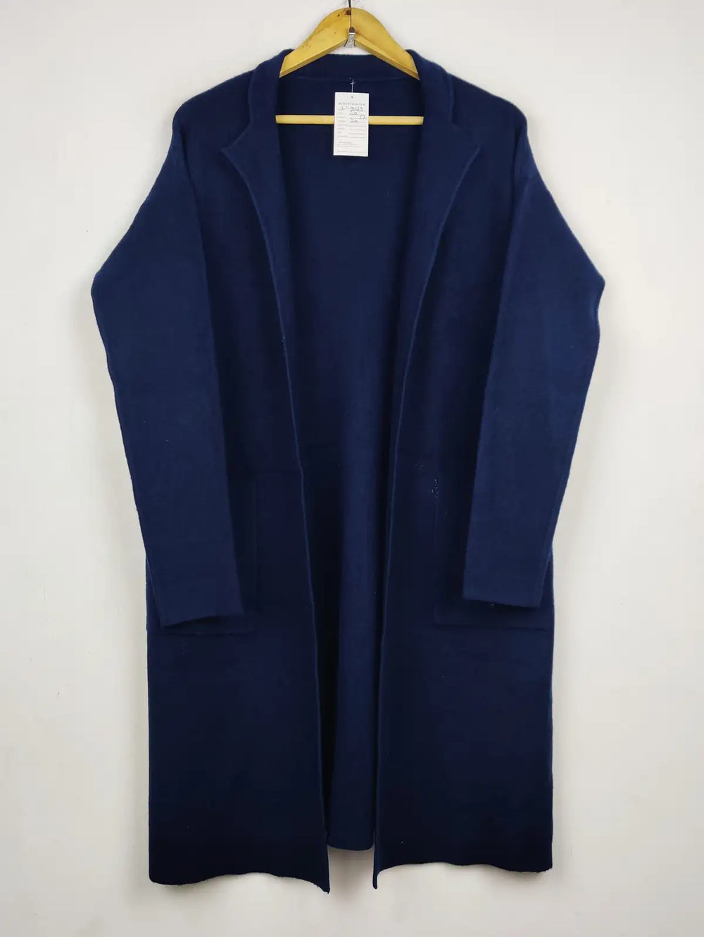 Buy online pre-used pre-loved 100% authentic & Original branded Unknown Brand (LC-8613) available in Pakistan. Top international brands avilable.