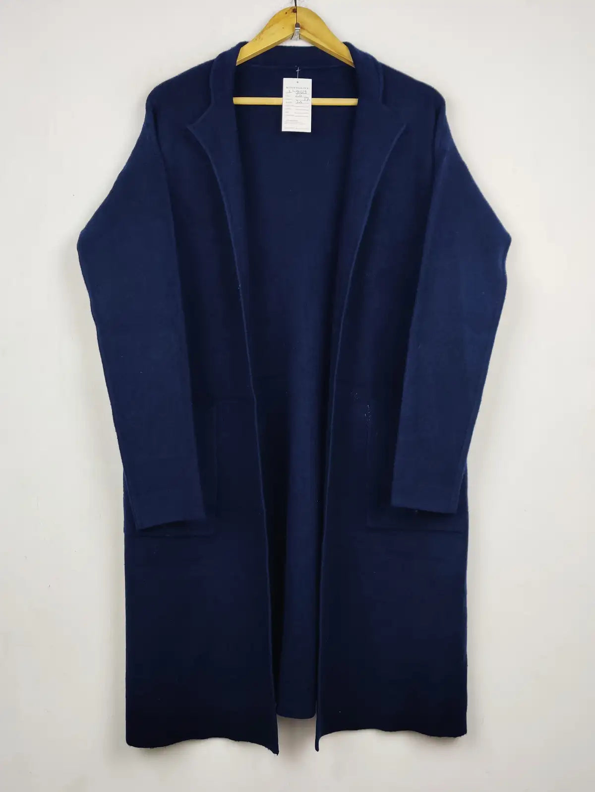 Buy online pre-used pre-loved 100% authentic & Original branded Unknown Brand (LC-8613) available in Pakistan. Top international brands avilable.