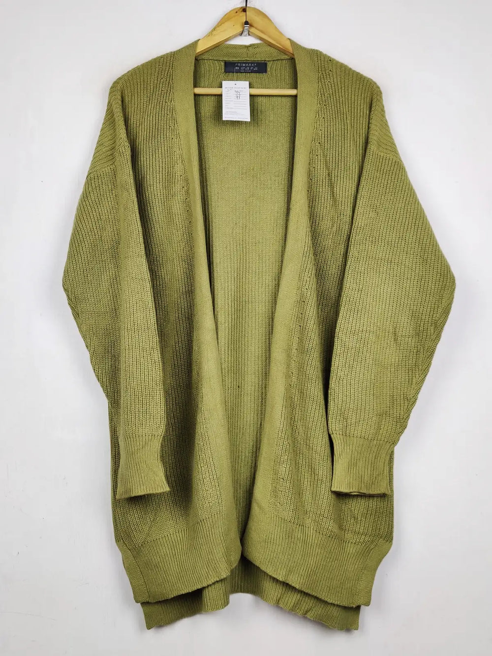 Buy online pre-used pre-loved 100% authentic & Original branded Primark (LC-8620) available in Pakistan. Top international brands avilable.