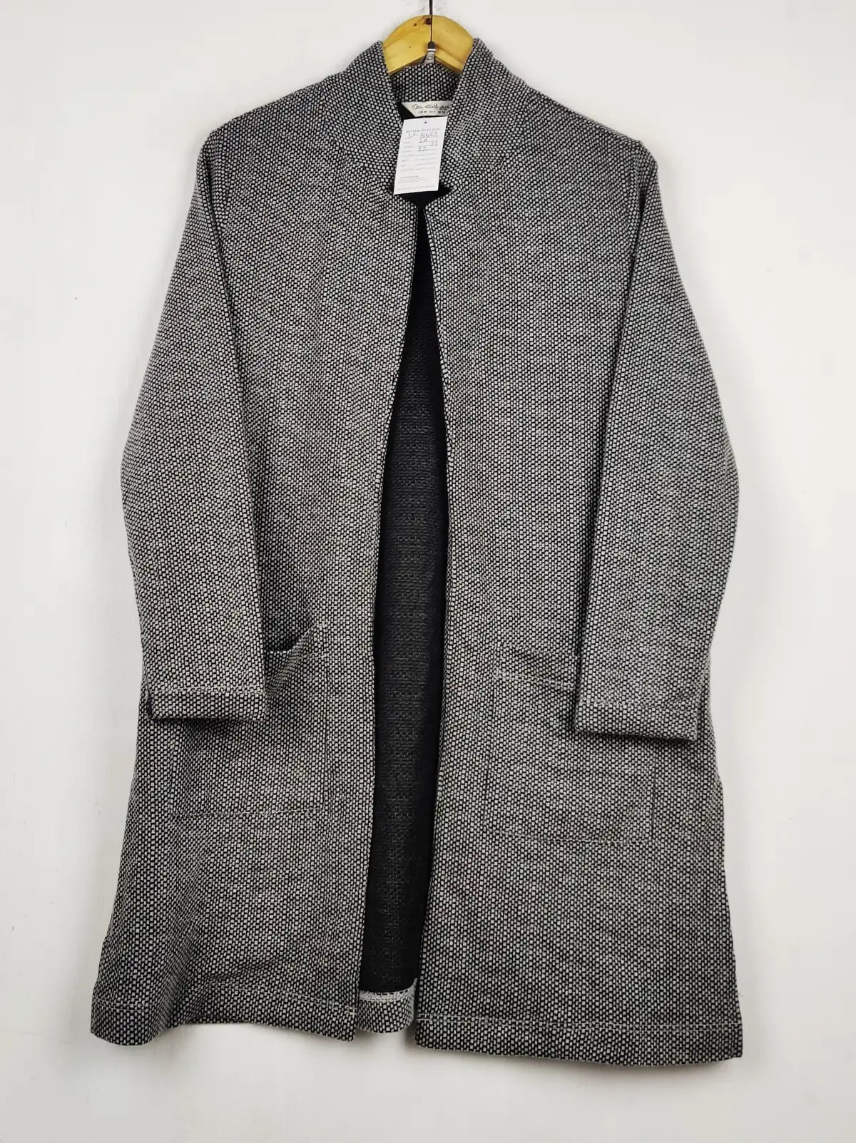 Buy online pre-used pre-loved 100% authentic & Original branded Miss Selfridge (LC-8623) available in Pakistan. Top international brands avilable.