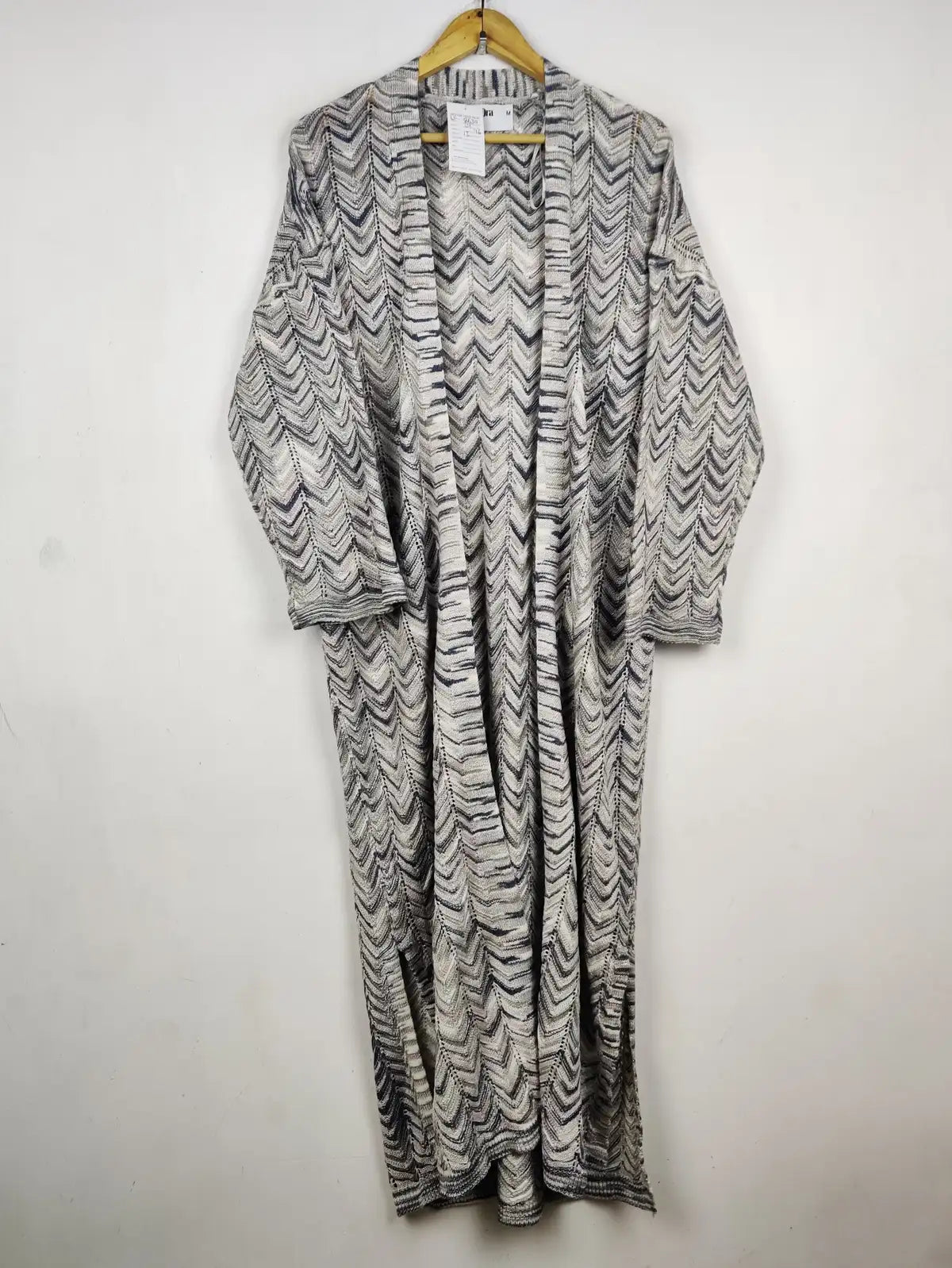 Buy online pre-used pre-loved 100% authentic & Original branded Rita Ora (LC-8630) available in Pakistan. Top international brands avilable.