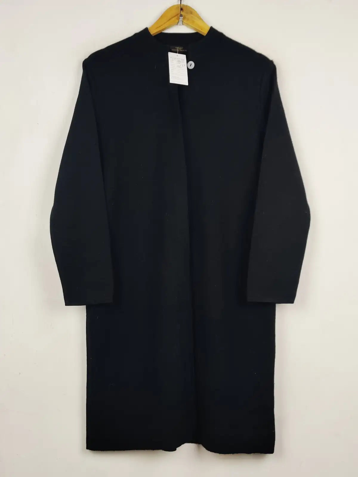 Buy online pre-used pre-loved 100% authentic & Original branded St Michael (LC-8655) available in Pakistan. Top international brands avilable.