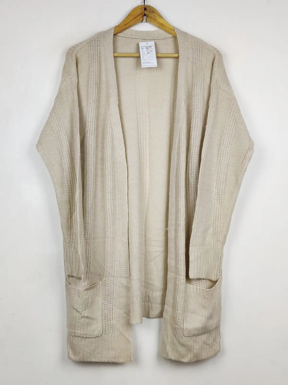 Buy online pre-used pre-loved 100% authentic & Original branded Unknown Brand (LC-8659) available in Pakistan. Top international brands avilable.