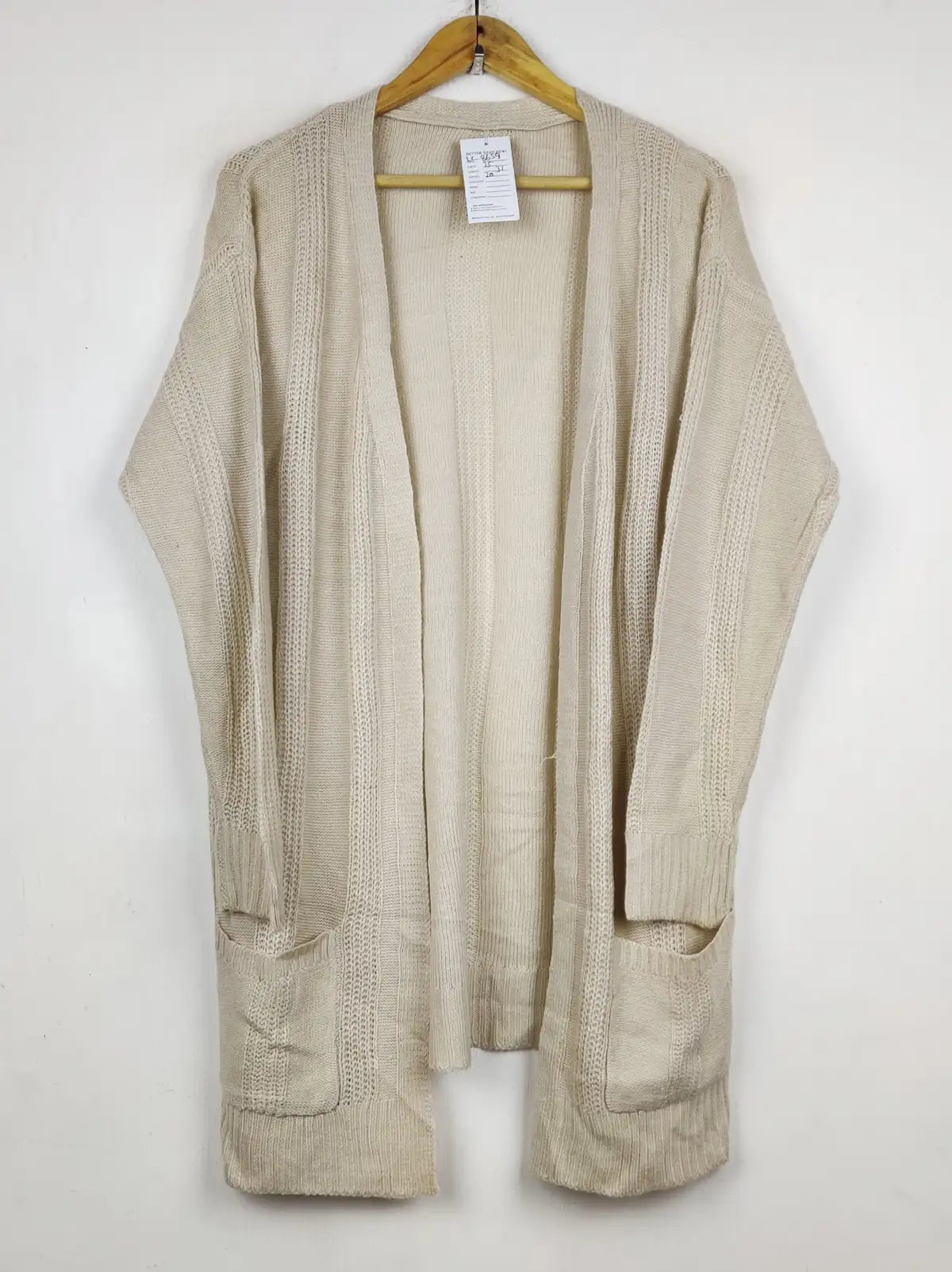 Buy online pre-used pre-loved 100% authentic & Original branded Unknown Brand (LC-8659) available in Pakistan. Top international brands avilable.