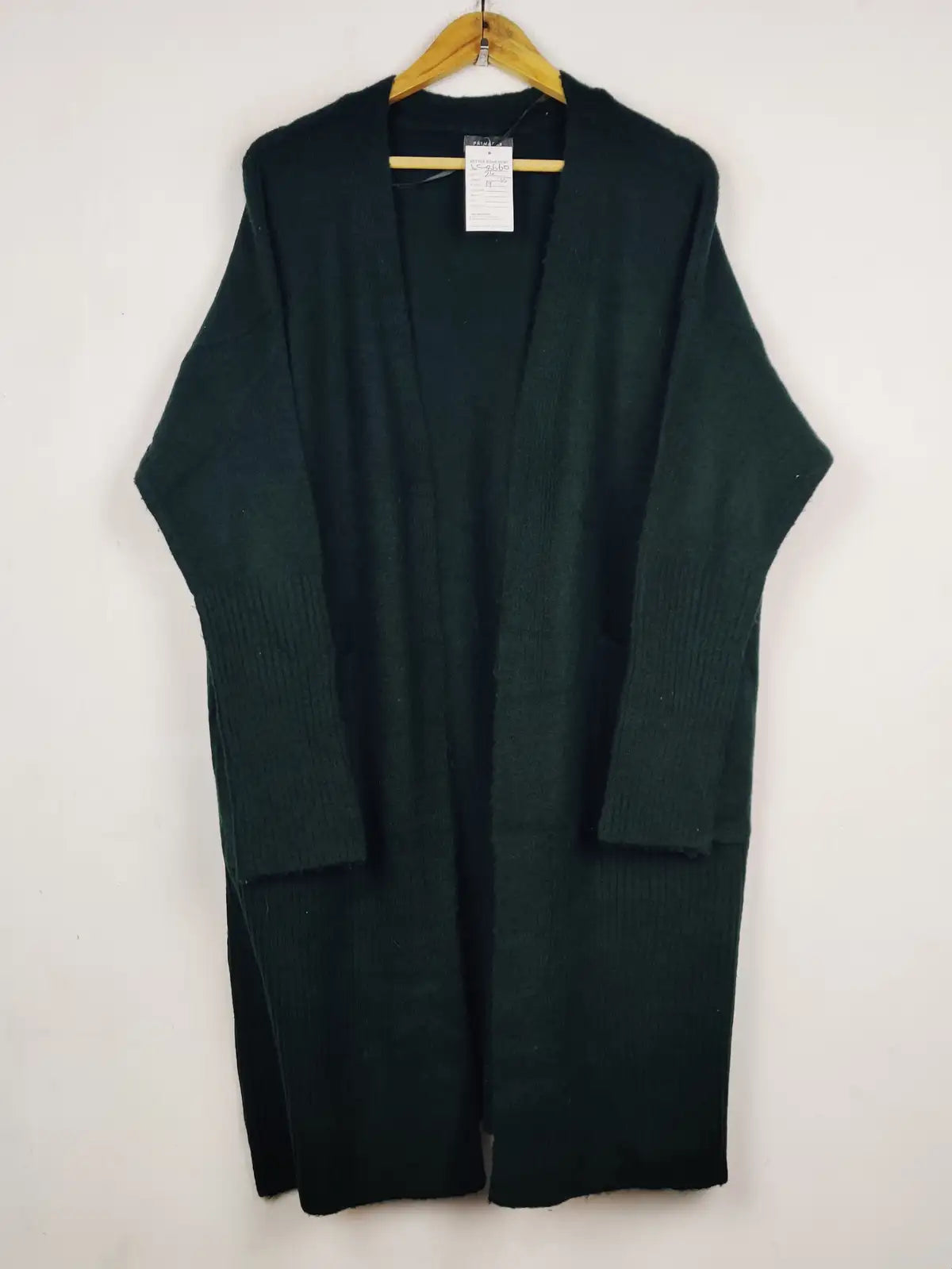 Buy online pre-used pre-loved 100% authentic & Original branded Primark (LC-8660) available in Pakistan. Top international brands avilable.