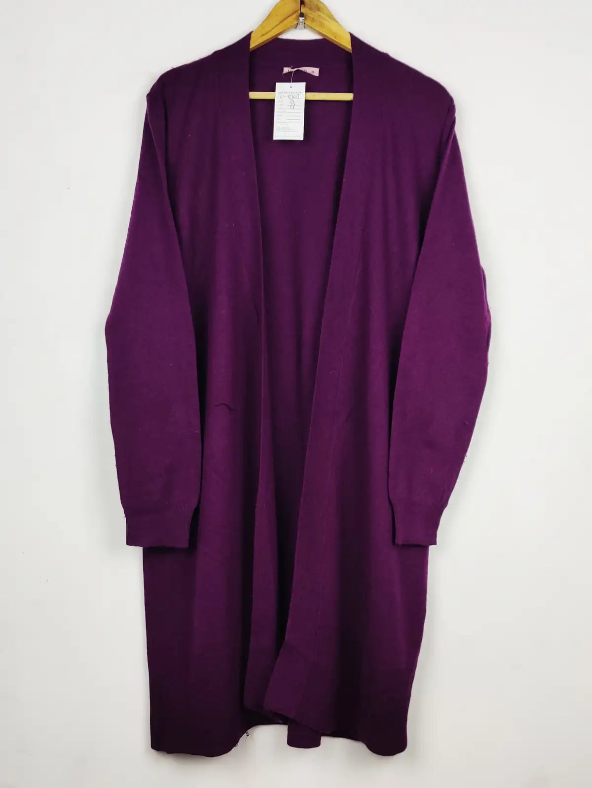 Buy online pre-used pre-loved 100% authentic & Original branded Wool One (LC-8707) available in Pakistan. Top international brands avilable.