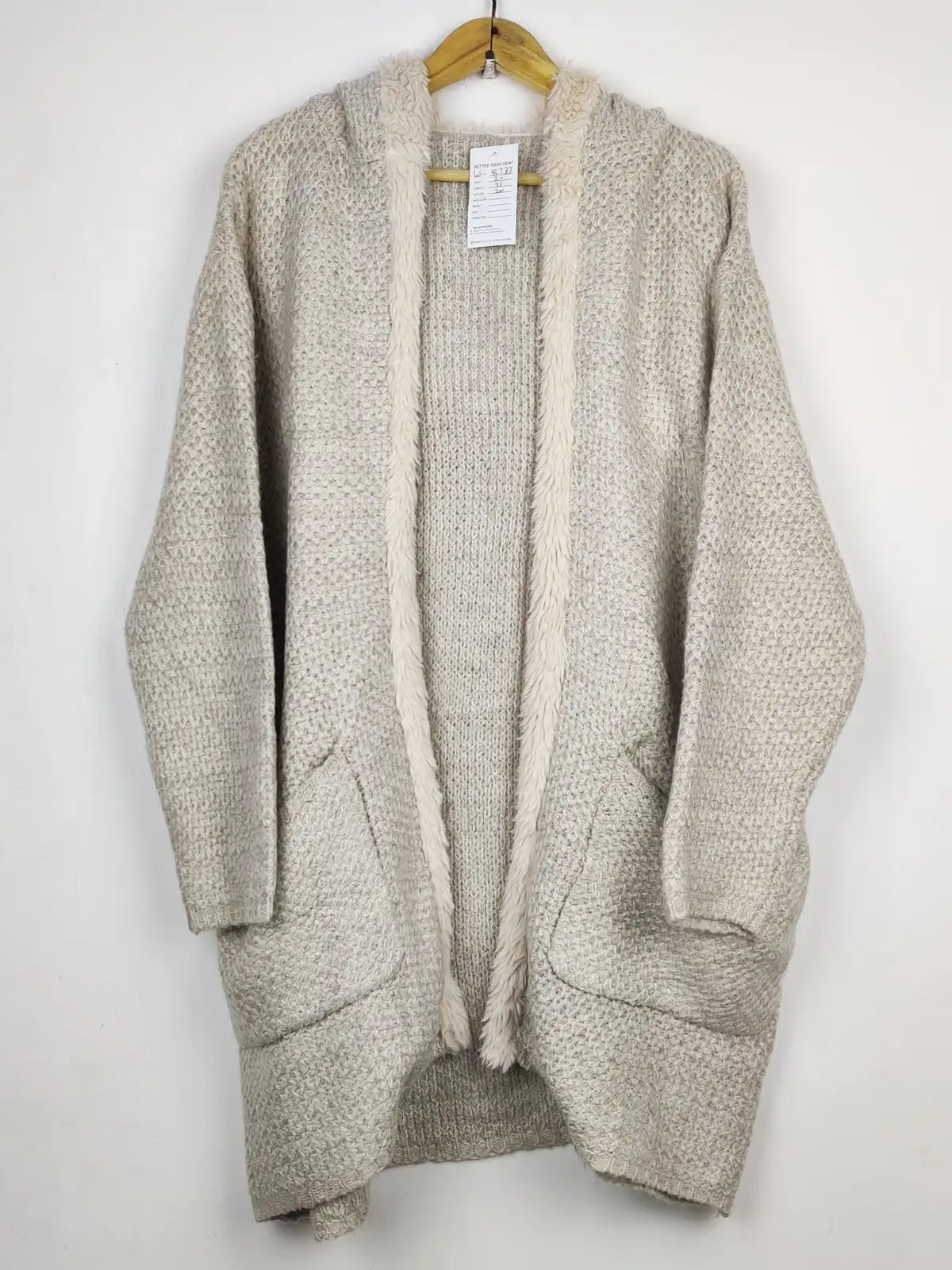 Buy online pre-used pre-loved 100% authentic & Original branded Primark (LC-8733) available in Pakistan. Top international brands avilable.