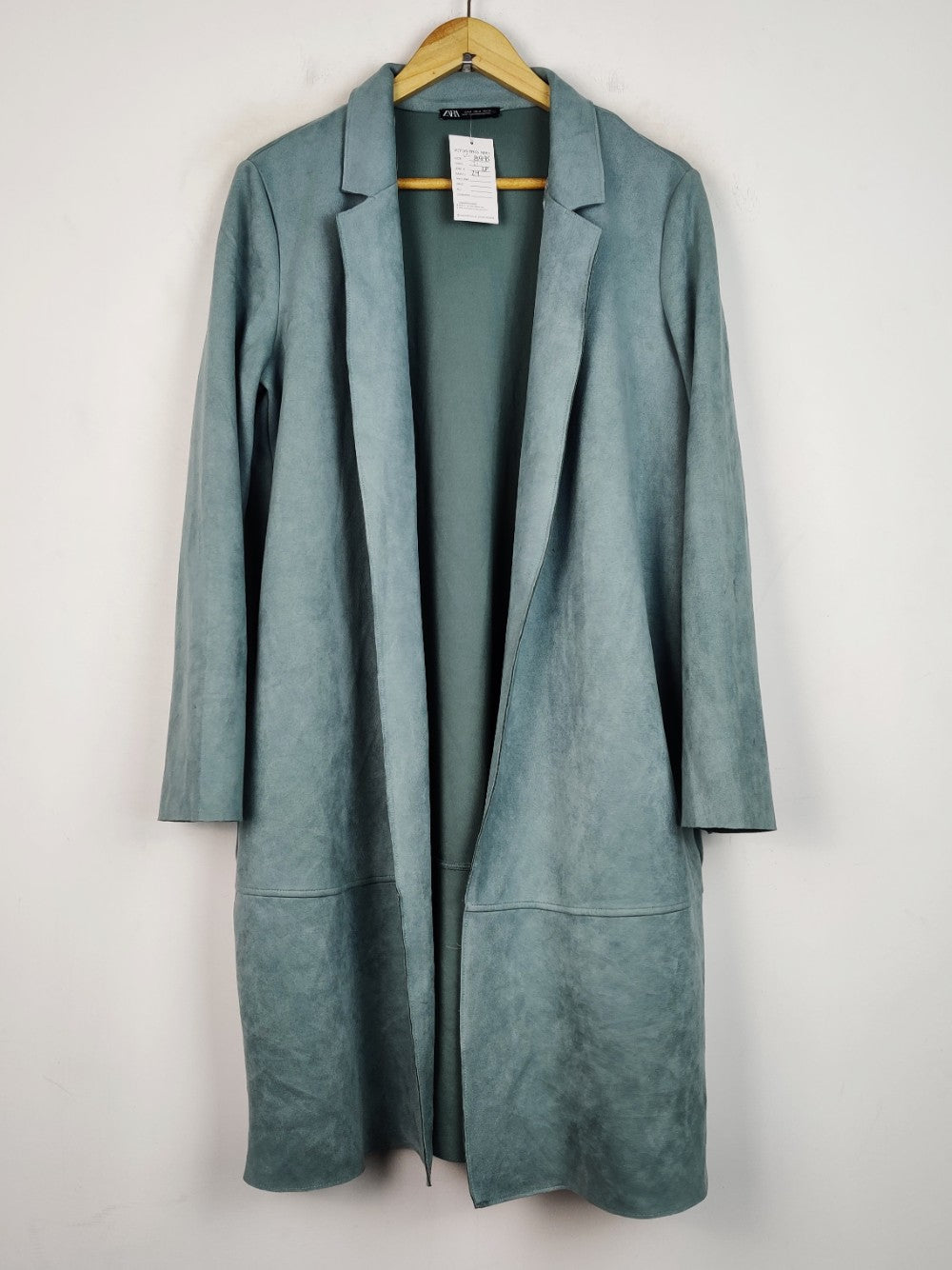 Zara (LC-8995)