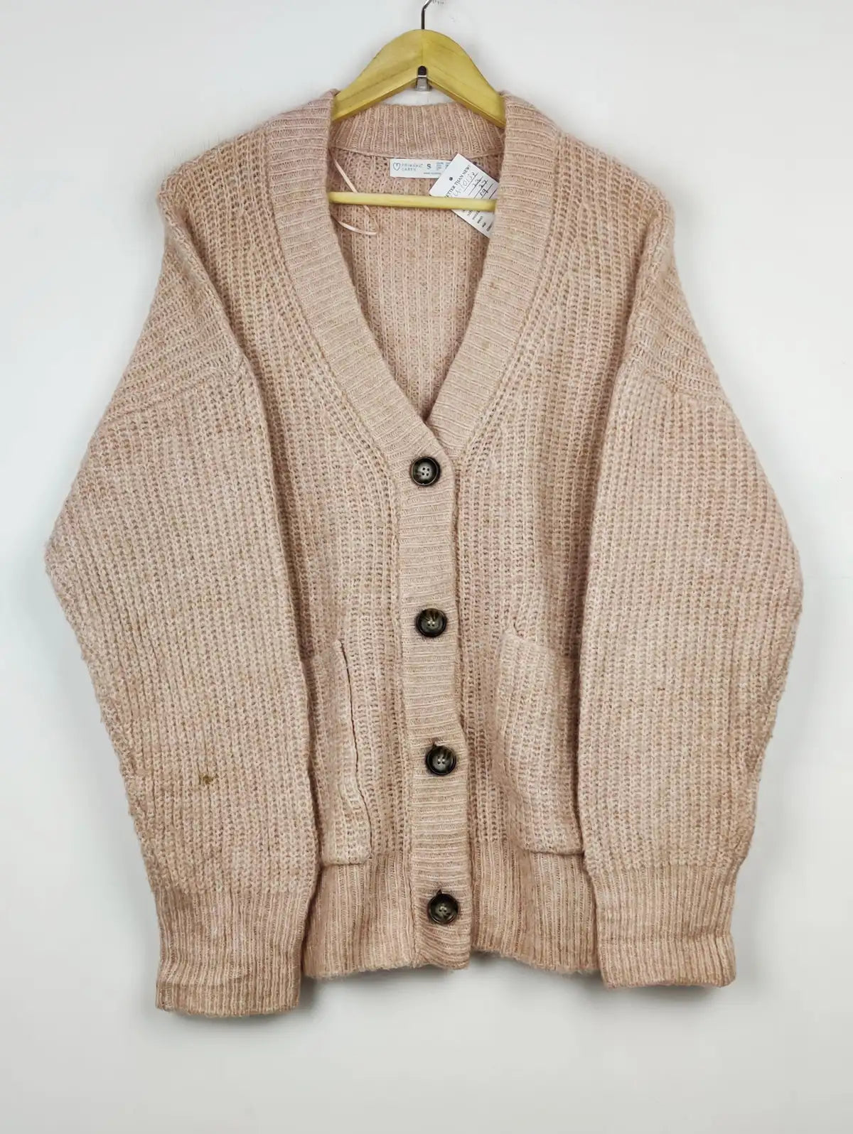 Buy online pre-used pre-loved 100% authentic & Original branded Primark (LS-10132) available in Pakistan. Top international brands avilable.