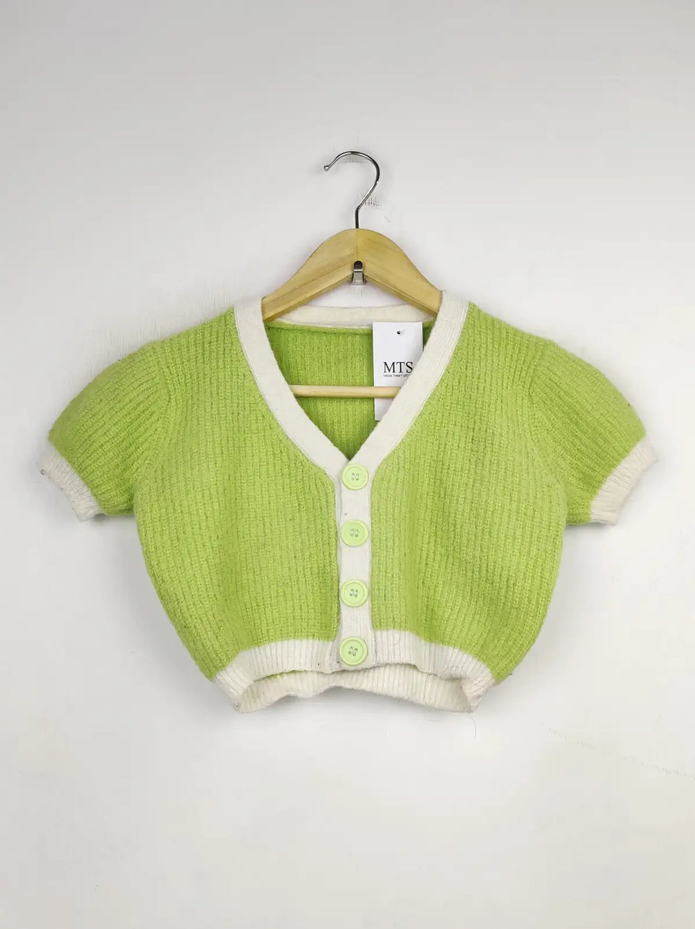 Buy online pre-used pre-loved 100% authentic & Original branded Unknown Brand (LS-10385) available in Pakistan. Top international brands avilable.