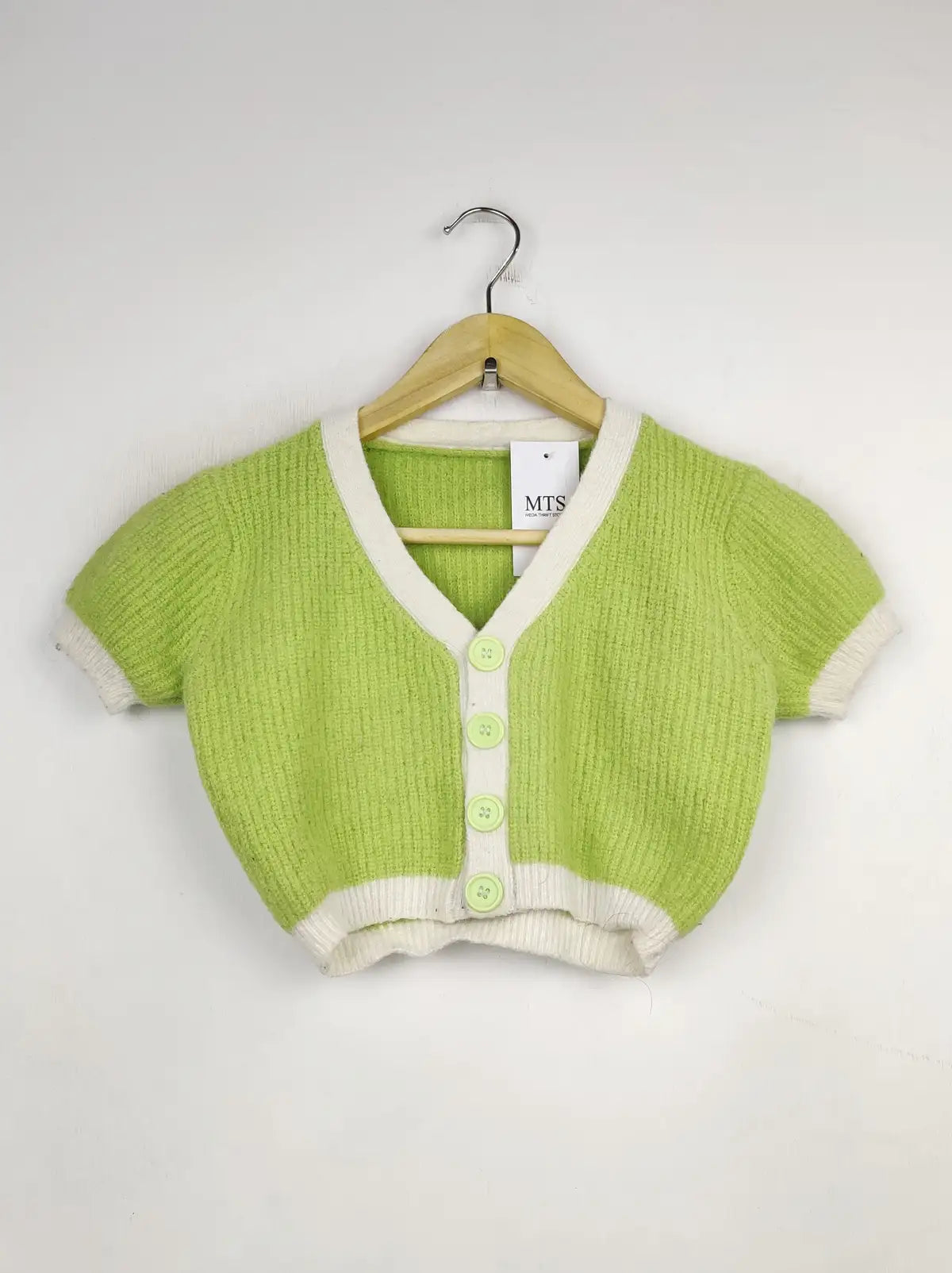 Buy online pre-used pre-loved 100% authentic & Original branded Unknown Brand (LS-10385) available in Pakistan. Top international brands avilable.