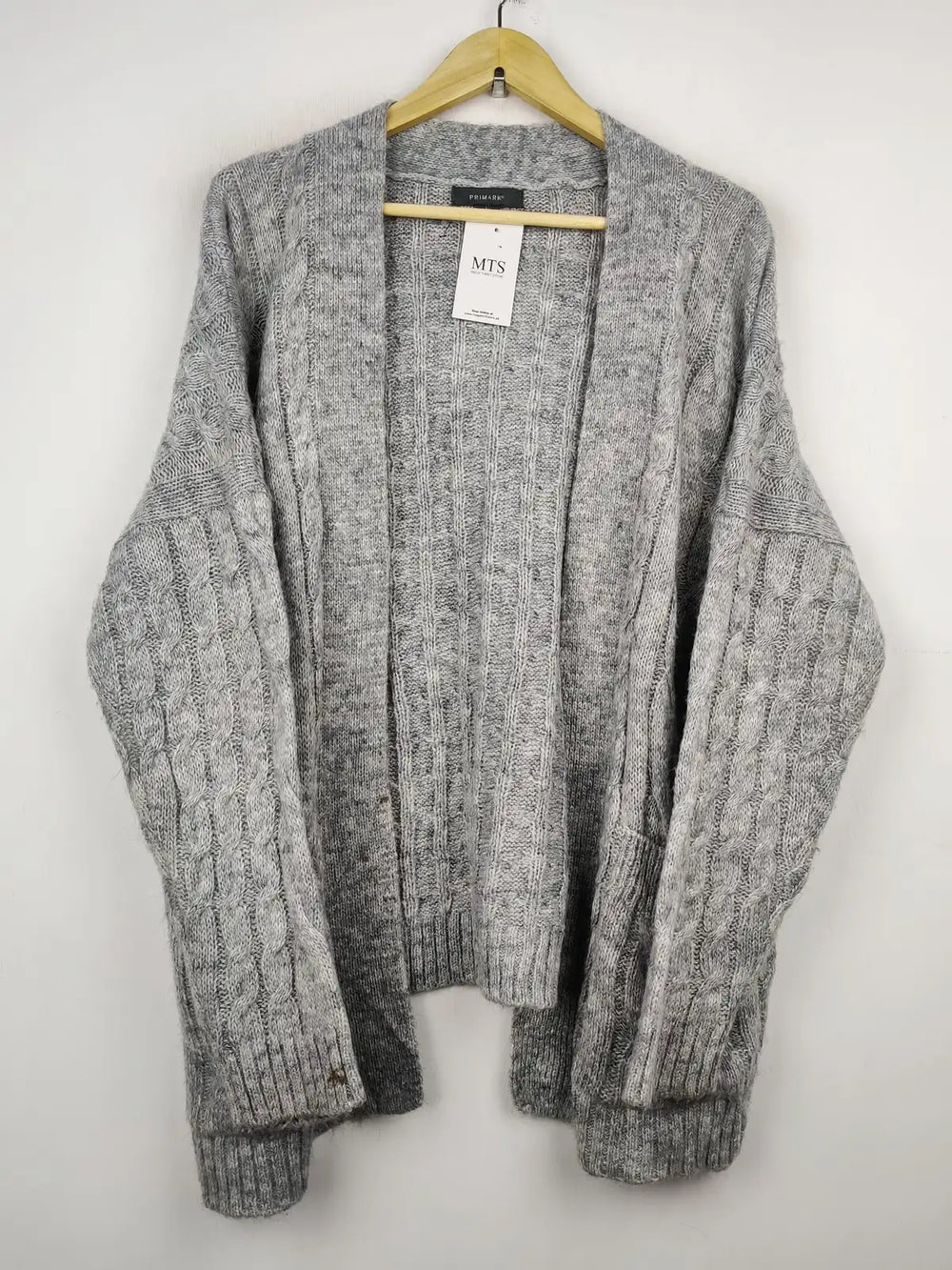 Buy online pre-used pre-loved 100% authentic & Original branded Primark (LS-10431) available in Pakistan. Top international brands avilable.