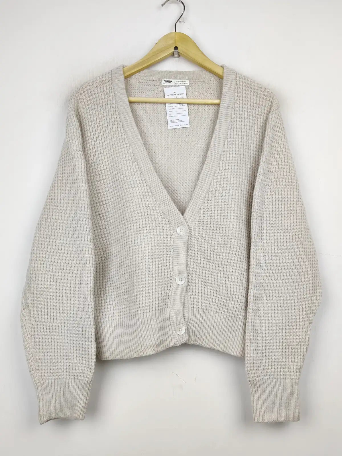 Buy online pre-used pre-loved 100% authentic & Original branded Pull & Bear (LS-11030) available in Pakistan. Top international brands avilable.