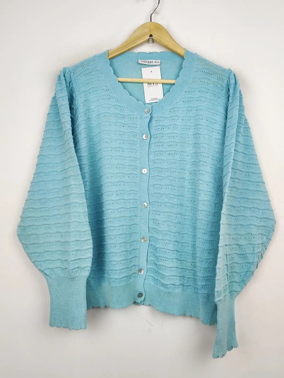 Buy online pre-used pre-loved 100% authentic & Original branded Gallery (LS-11037) available in Pakistan. Top international brands avilable.