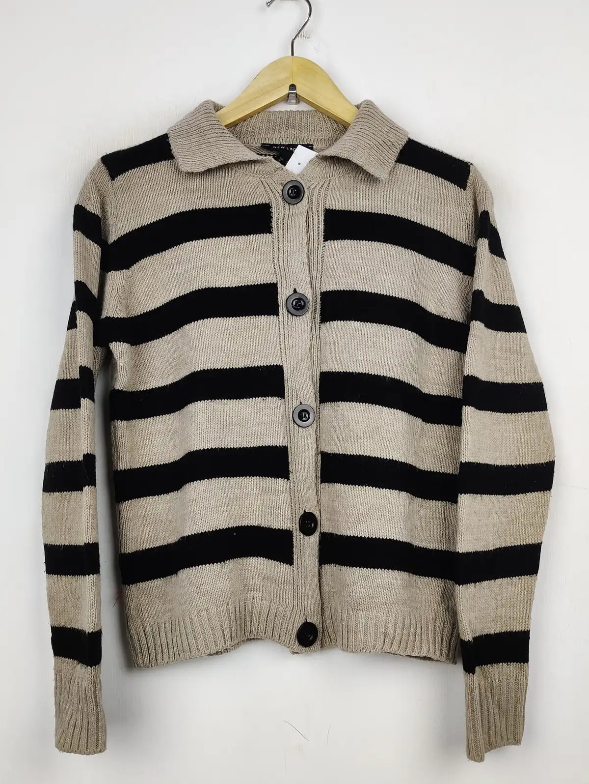 Buy online pre-used pre-loved 100% authentic & Original branded New Look (LS-11065) available in Pakistan. Top international brands avilable.