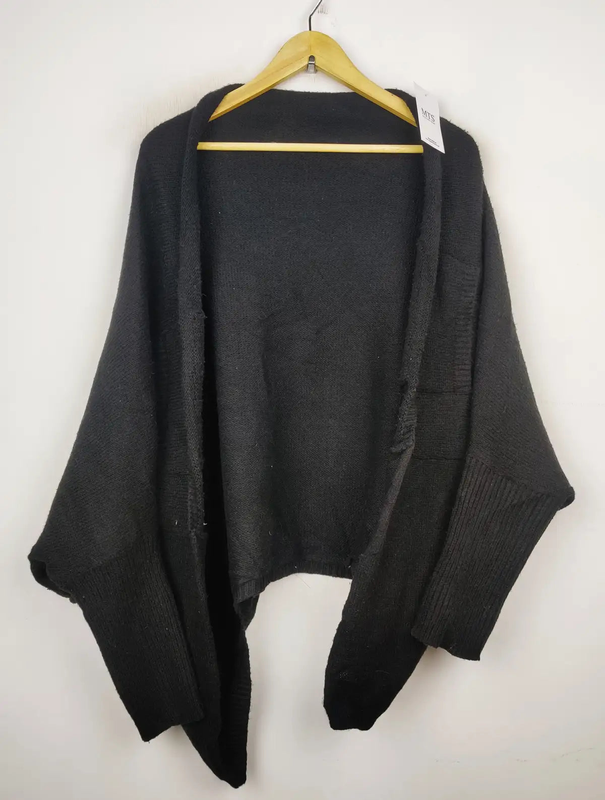 Buy online pre-used pre-loved 100% authentic & Original branded Shein (LS-11096) available in Pakistan. Top international brands avilable.