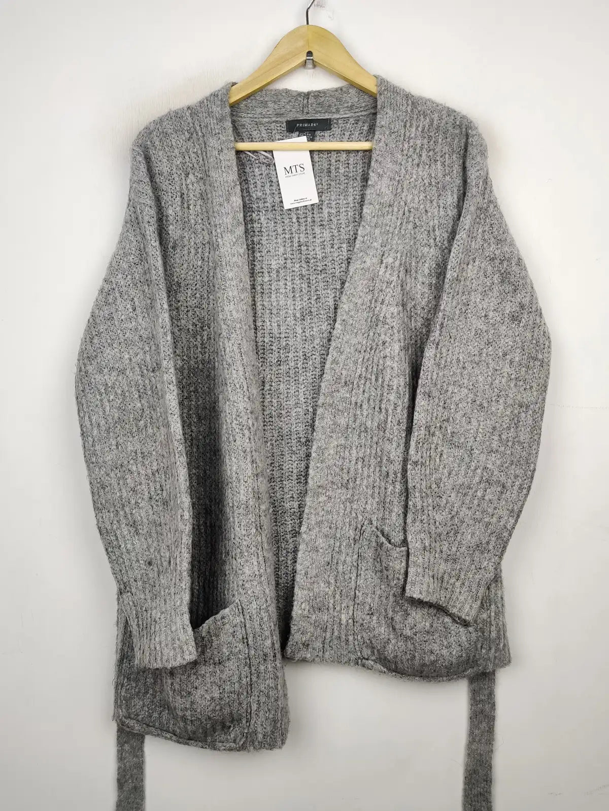 Buy online pre-used pre-loved 100% authentic & Original branded Primark (LS-11142) available in Pakistan. Top international brands avilable.