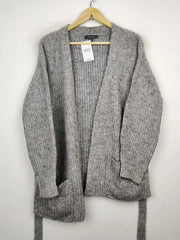 Buy online pre-used pre-loved 100% authentic & Original branded Primark (LS-11142) available in Pakistan. Top international brands avilable.