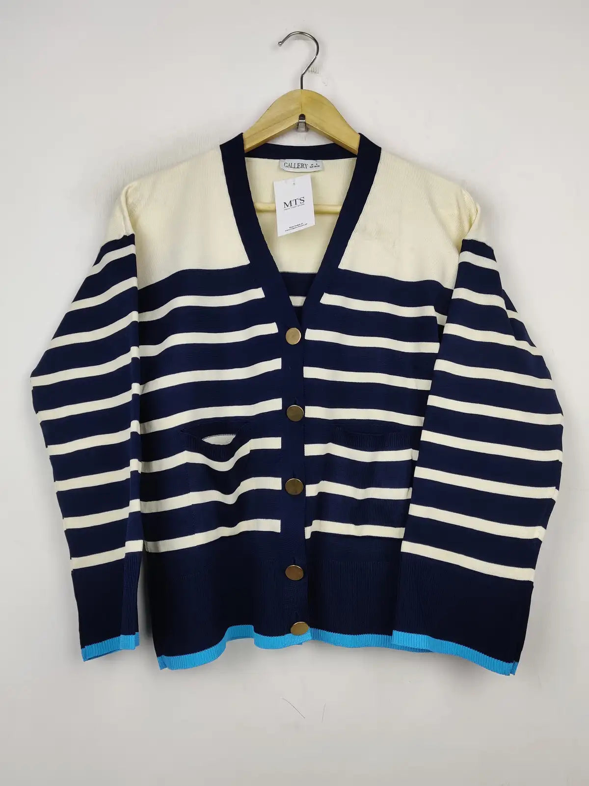 Buy online pre-used pre-loved 100% authentic & Original branded Gallery (LS-11177) available in Pakistan. Top international brands avilable.