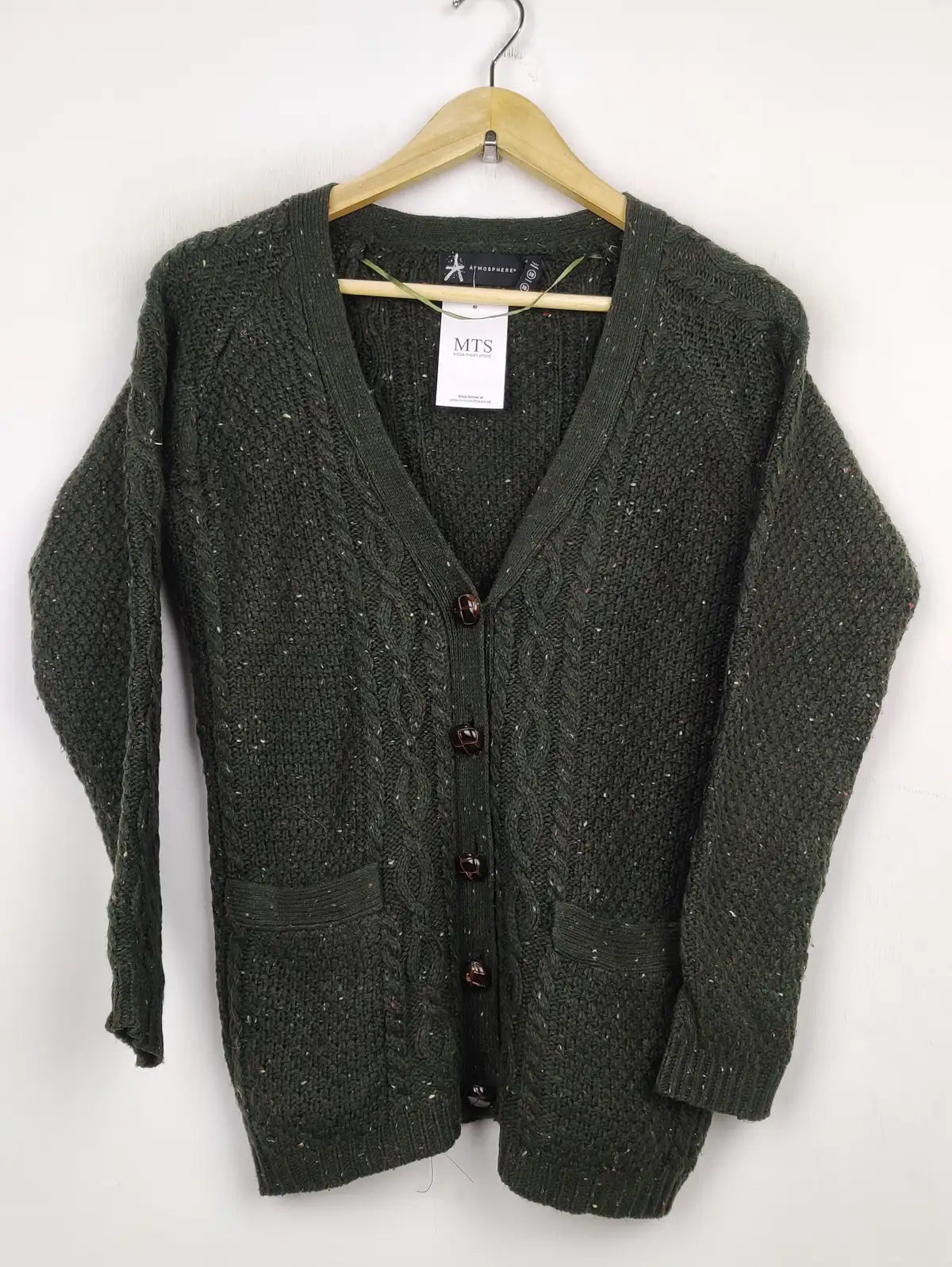 Buy online pre-used pre-loved 100% authentic & Original branded Atmosphere (LS-11189) available in Pakistan. Top international brands avilable.