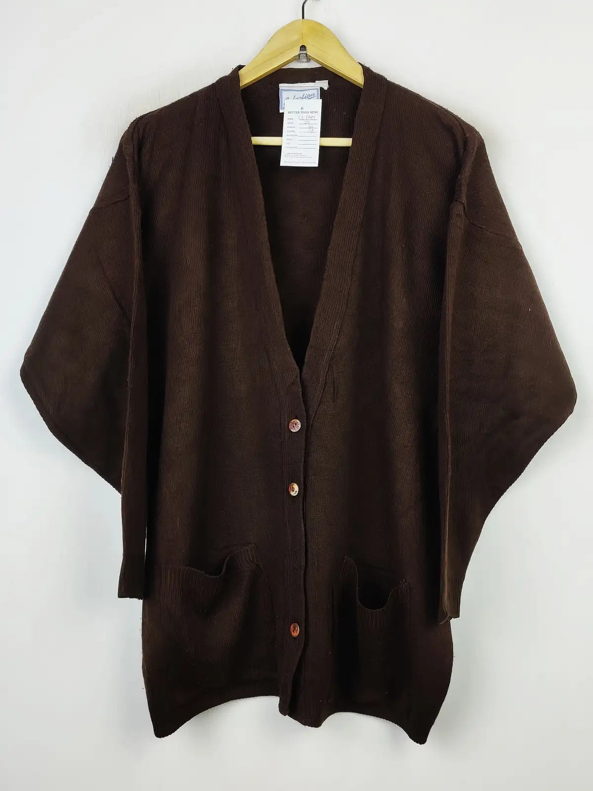 Buy online pre-used pre-loved 100% authentic & Original branded Selection (LS-11417) available in Pakistan. Top international brands avilable.