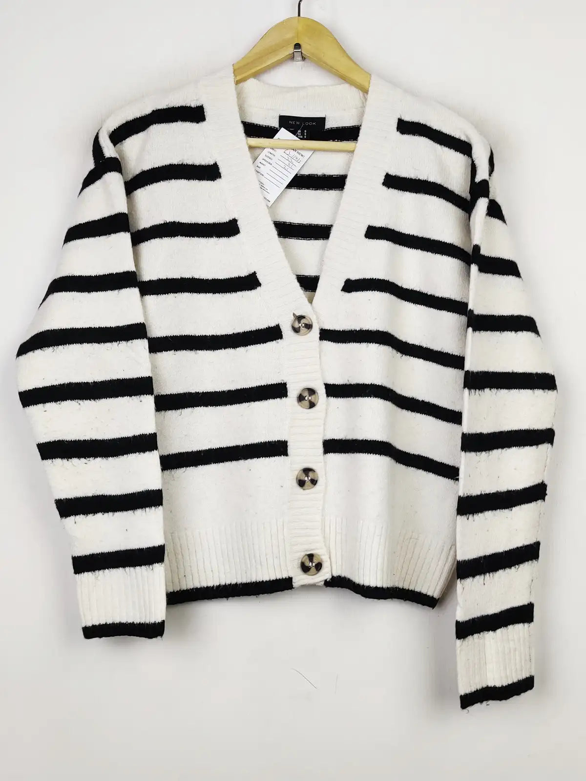 Buy online pre-used pre-loved 100% authentic & Original branded New Look (LS-11425) available in Pakistan. Top international brands avilable.