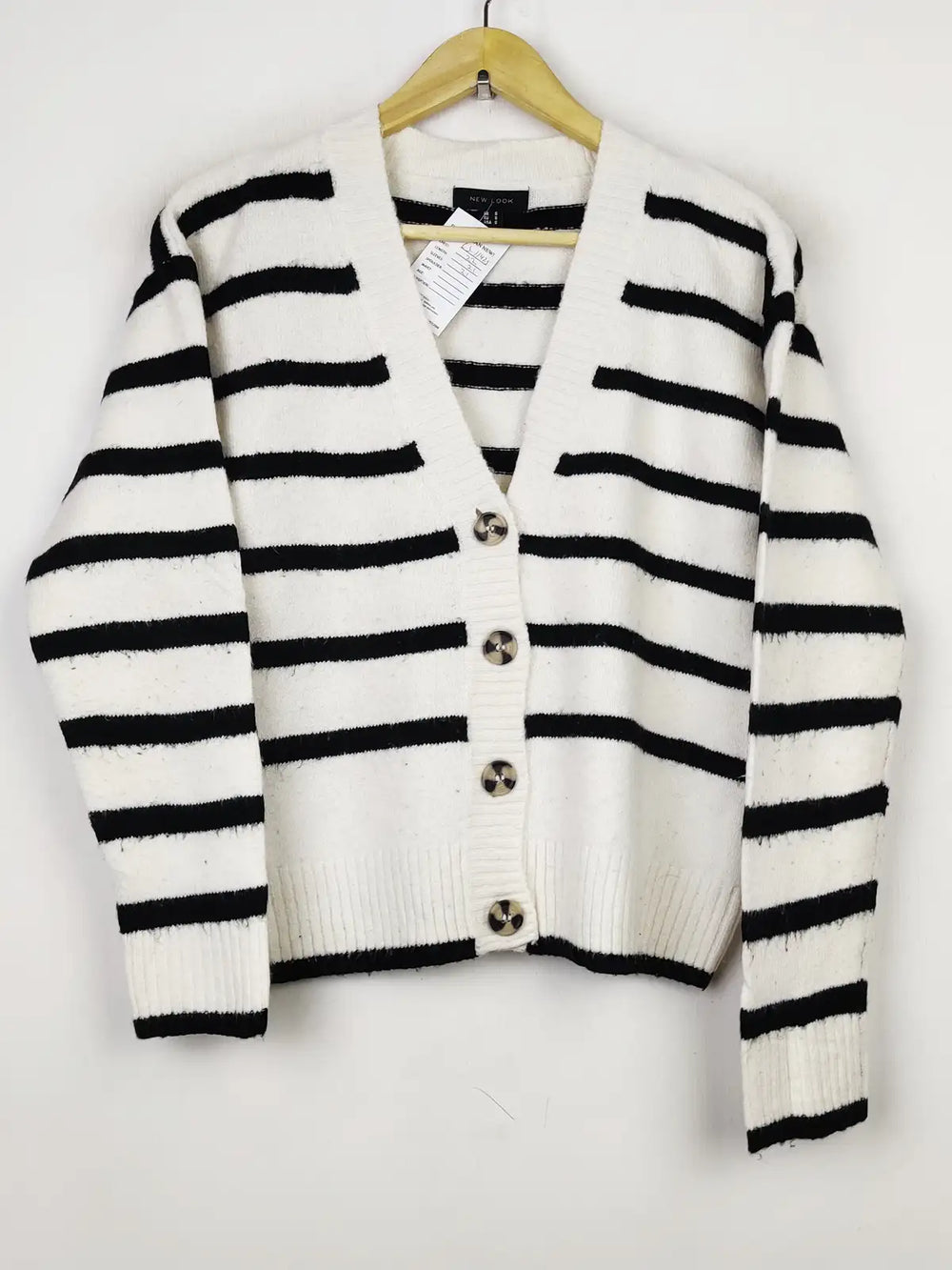 Buy online pre-used pre-loved 100% authentic & Original branded New Look (LS-11425) available in Pakistan. Top international brands avilable.