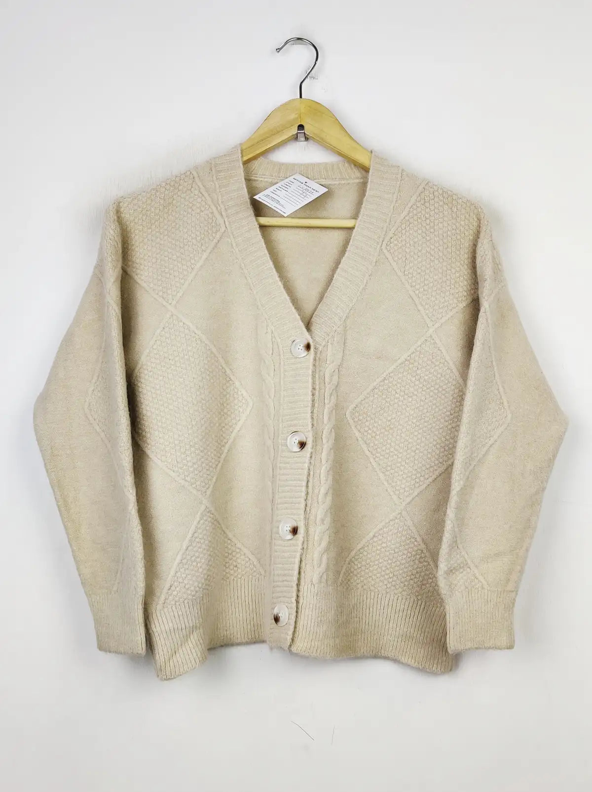 Buy online pre-used pre-loved 100% authentic & Original branded Unknown Brand (LS-11429) available in Pakistan. Top international brands avilable.