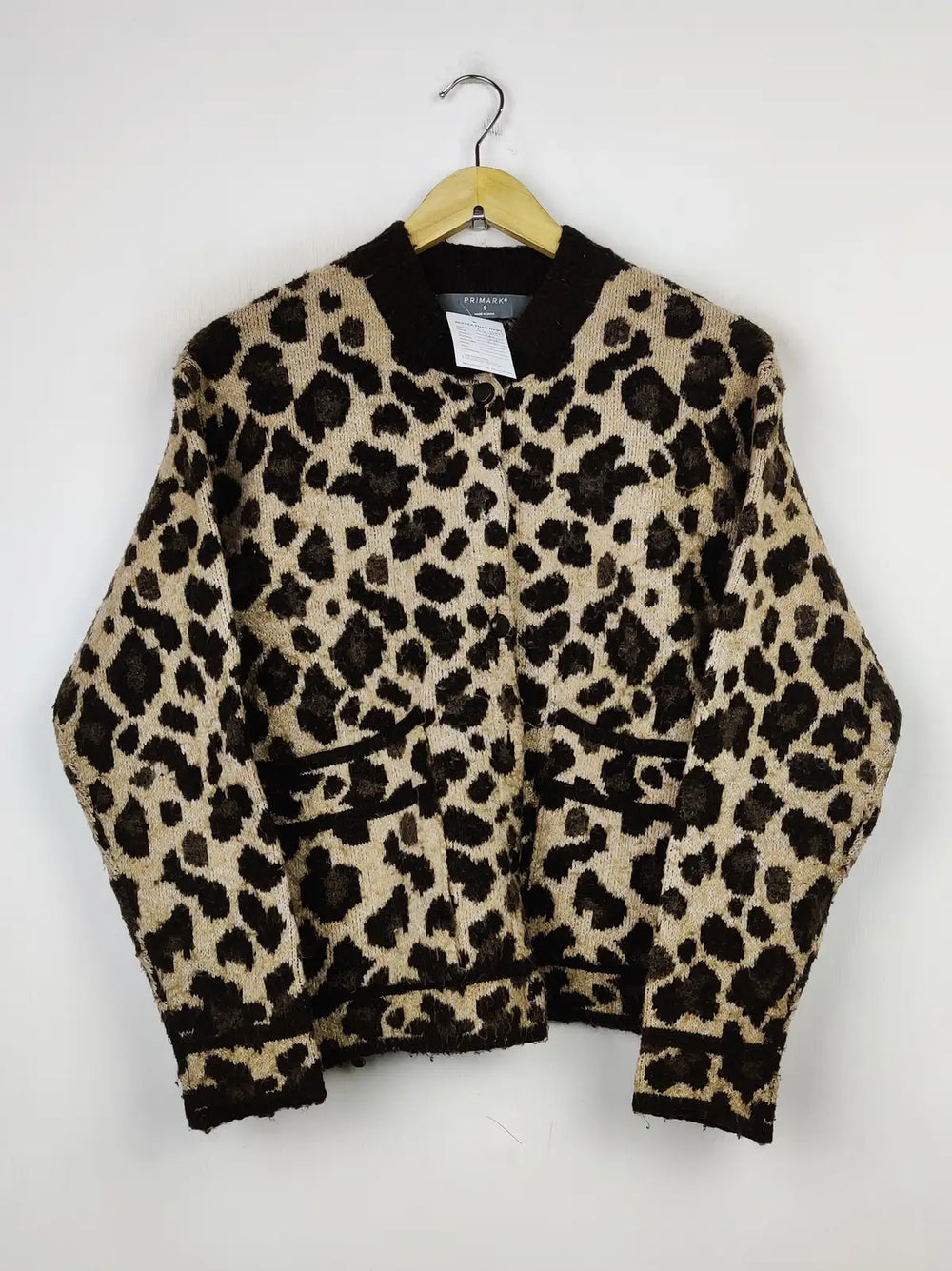 Buy online pre-used pre-loved 100% authentic & Original branded Primark (LS-11443) available in Pakistan. Top international brands avilable.