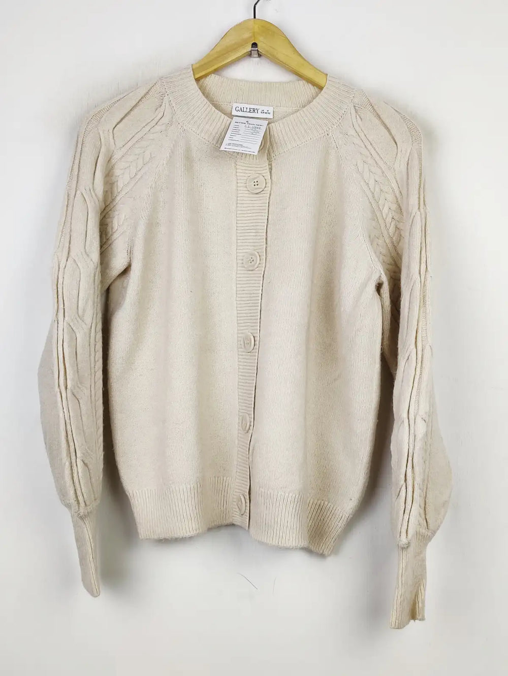 Buy online pre-used pre-loved 100% authentic & Original branded Gallery (LS-11449) available in Pakistan. Top international brands avilable.