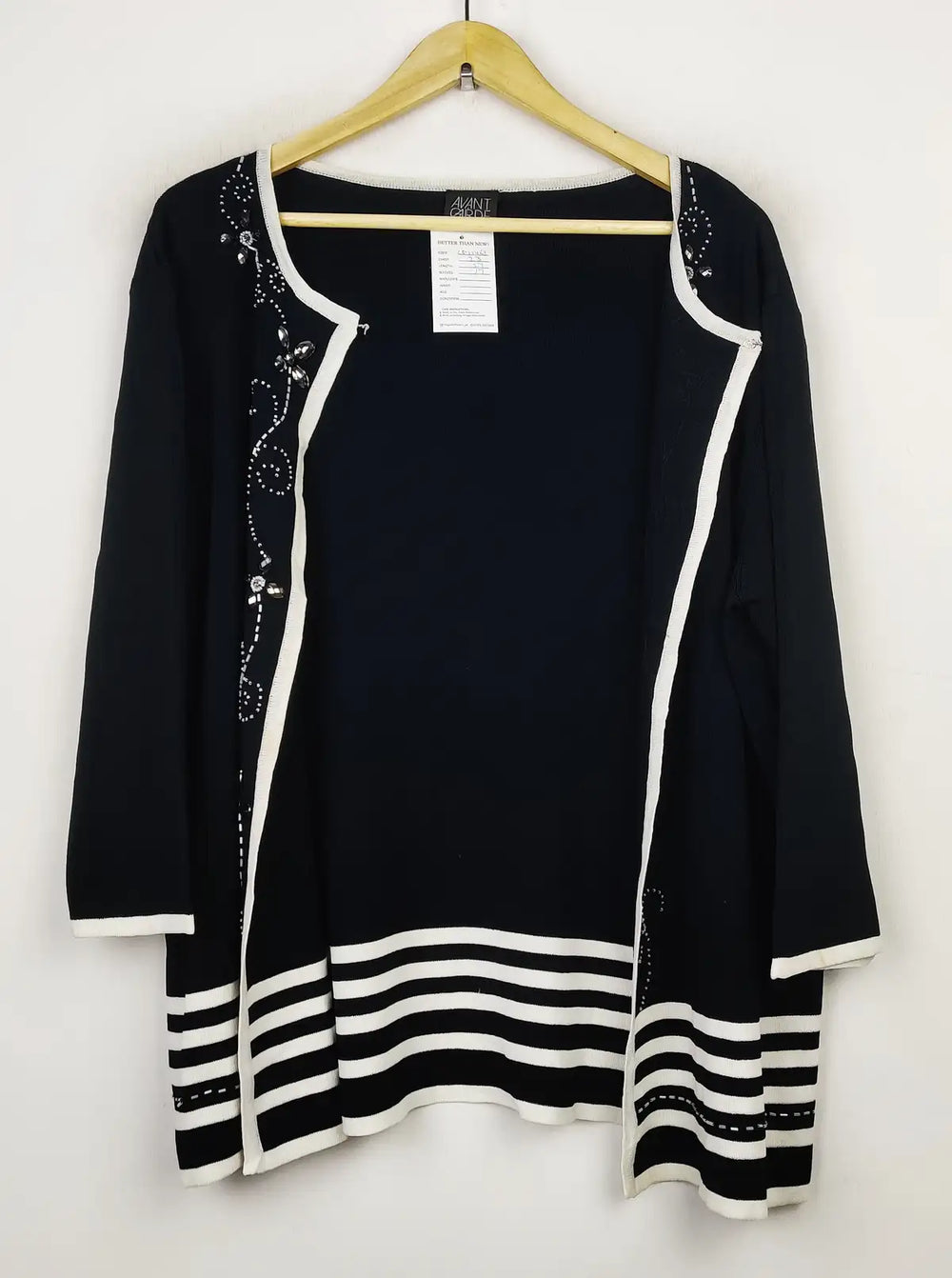 Buy online pre-used pre-loved 100% authentic & Original branded Avantgarde (LS-11458) available in Pakistan. Top international brands avilable.