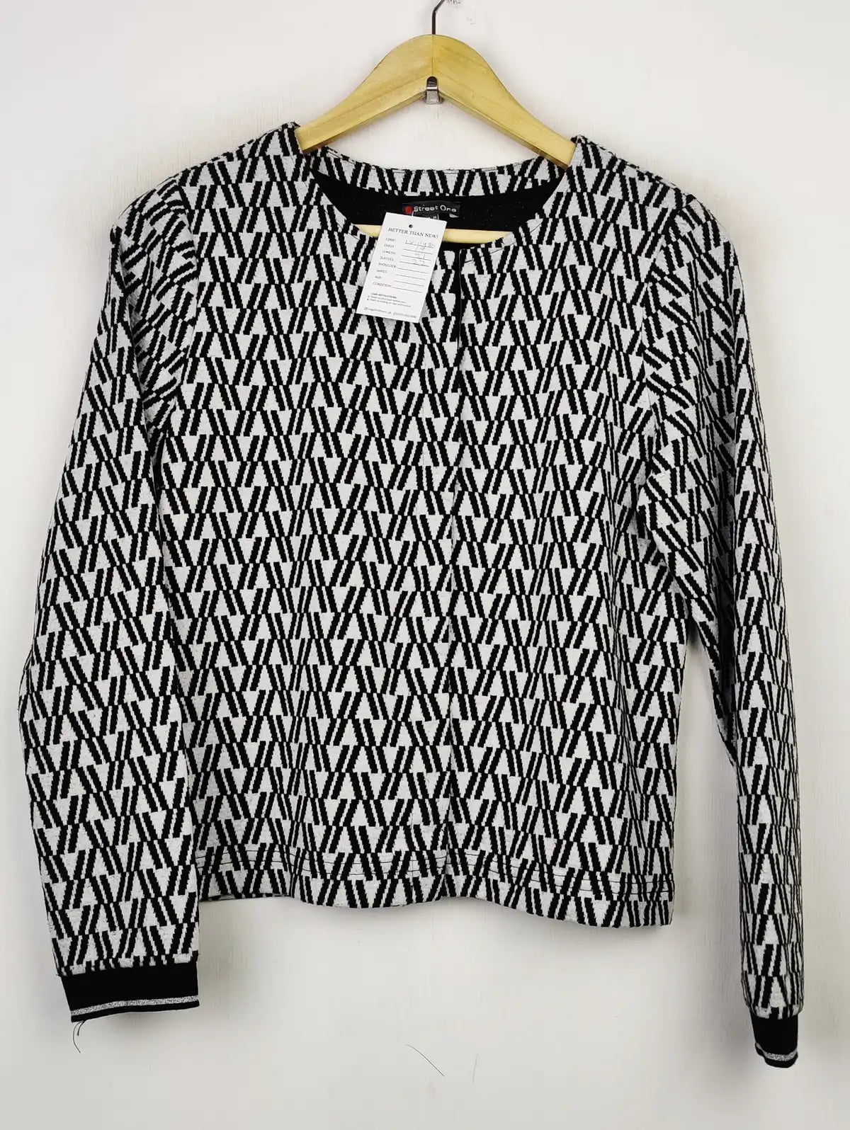 Buy online pre-used pre-loved 100% authentic & Original branded Street One (LS-11480) available in Pakistan. Top international brands avilable.