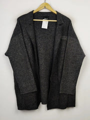 Buy online pre-used pre-loved 100% authentic & Original branded Zara (LS-11482) available in Pakistan. Top international brands avilable.