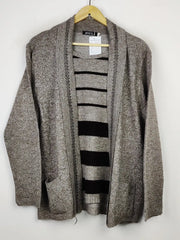 Buy online pre-used pre-loved 100% authentic & Original branded Envy (LS-11489) available in Pakistan. Top international brands avilable.