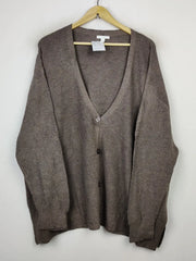 Buy online pre-used pre-loved 100% authentic & Original branded H&M (LS-11491) available in Pakistan. Top international brands avilable.