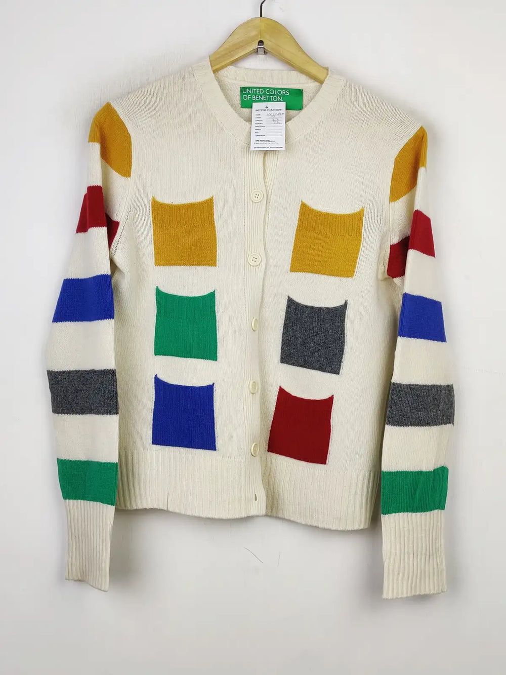 Buy online pre-used pre-loved 100% authentic & Original branded United Colors Of Benetton (LS-11498) available in Pakistan. Top international brands avilable.