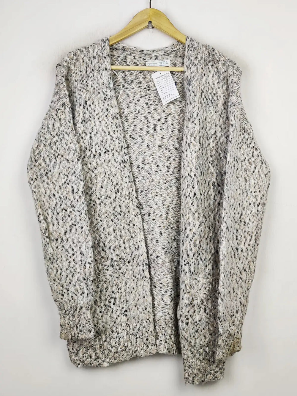 Buy online pre-used pre-loved 100% authentic & Original branded Primark (LS-11607) available in Pakistan. Top international brands avilable.