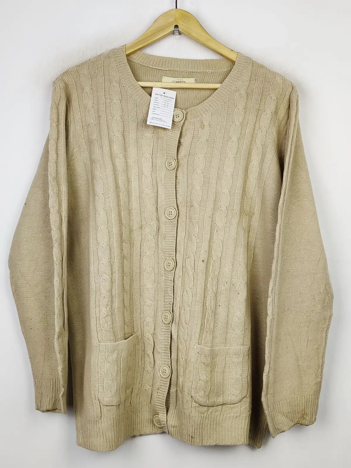 Buy online pre-used pre-loved 100% authentic & Original branded Classics (LS-11621) available in Pakistan. Top international brands avilable.