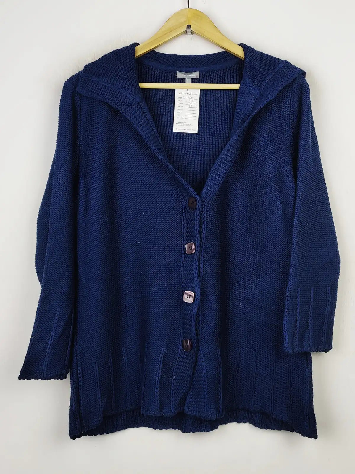 Buy online pre-used pre-loved 100% authentic & Original branded Peruna (LS-11622) available in Pakistan. Top international brands avilable.