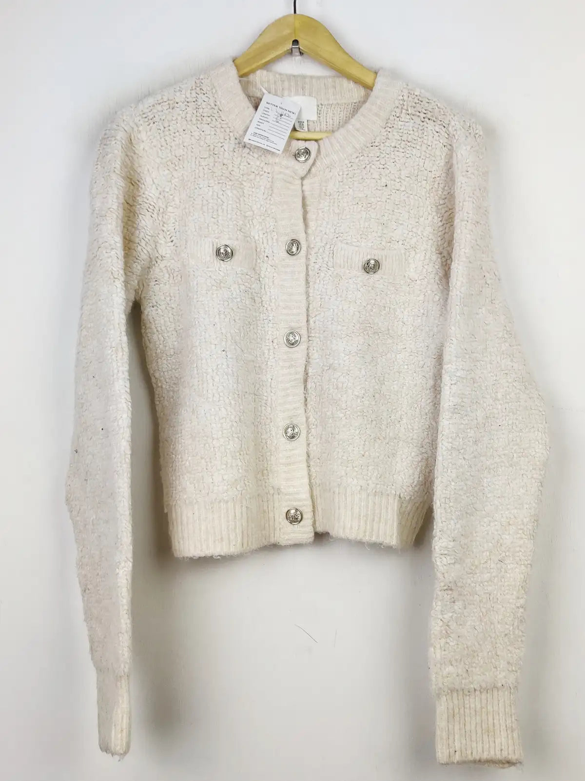 Buy online pre-used pre-loved 100% authentic & Original branded H&M (LS-11630) available in Pakistan. Top international brands avilable.