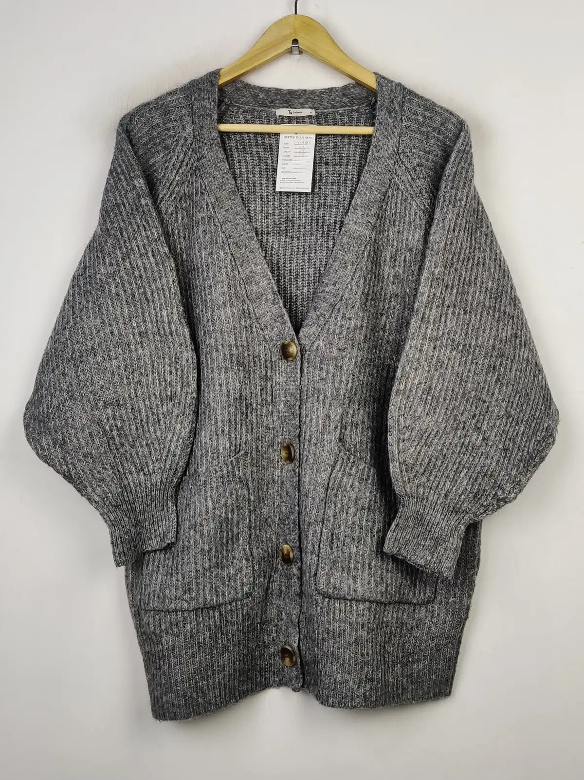 Buy online pre-used pre-loved 100% authentic & Original branded Tu (LS-11645) available in Pakistan. Top international brands avilable.