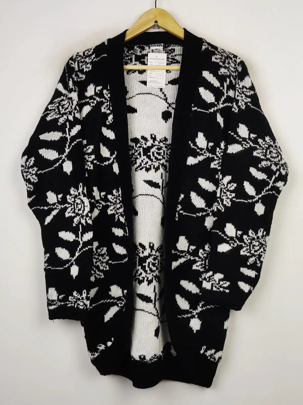 Buy online pre-used pre-loved 100% authentic & Original branded Unknown Brand (LS-11655) available in Pakistan. Top international brands avilable.