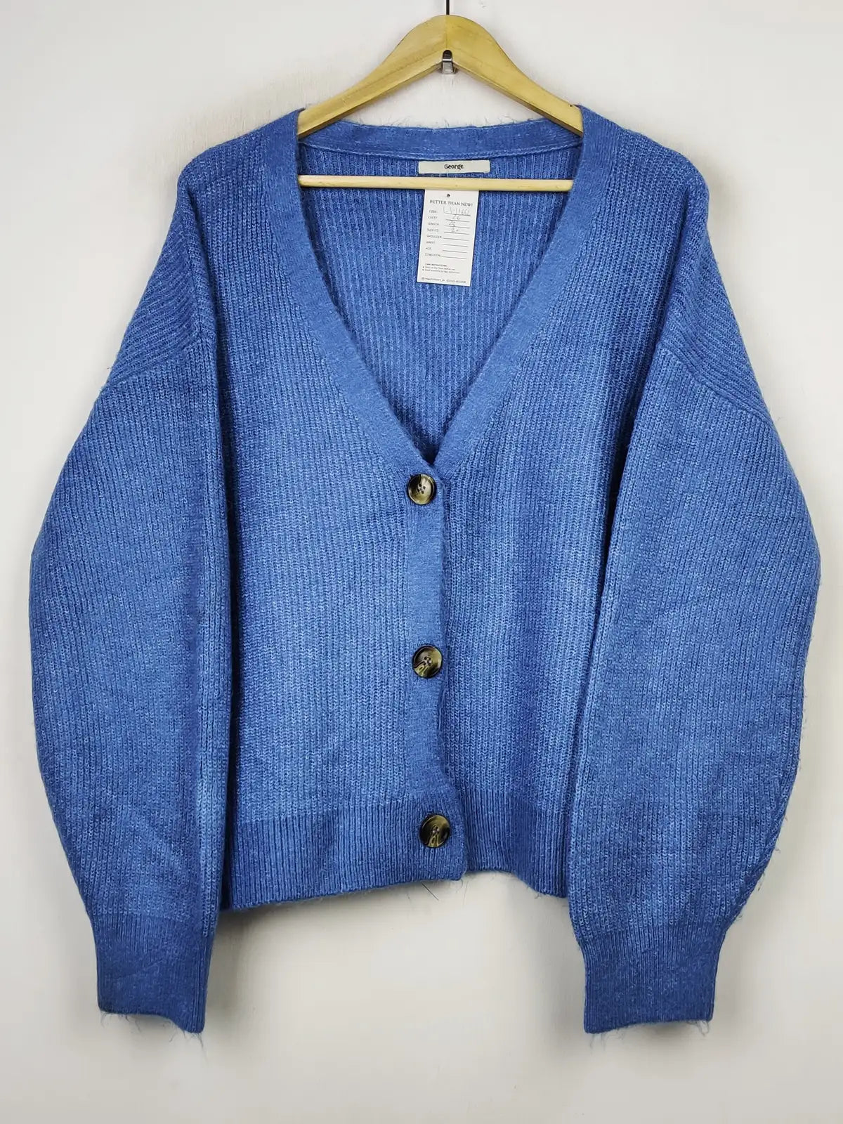 Buy online pre-used pre-loved 100% authentic & Original branded George (LS-11662) available in Pakistan. Top international brands avilable.