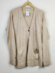 Buy online pre-used pre-loved 100% authentic & Original branded Papaya (LS-11760) available in Pakistan. Top international brands avilable.